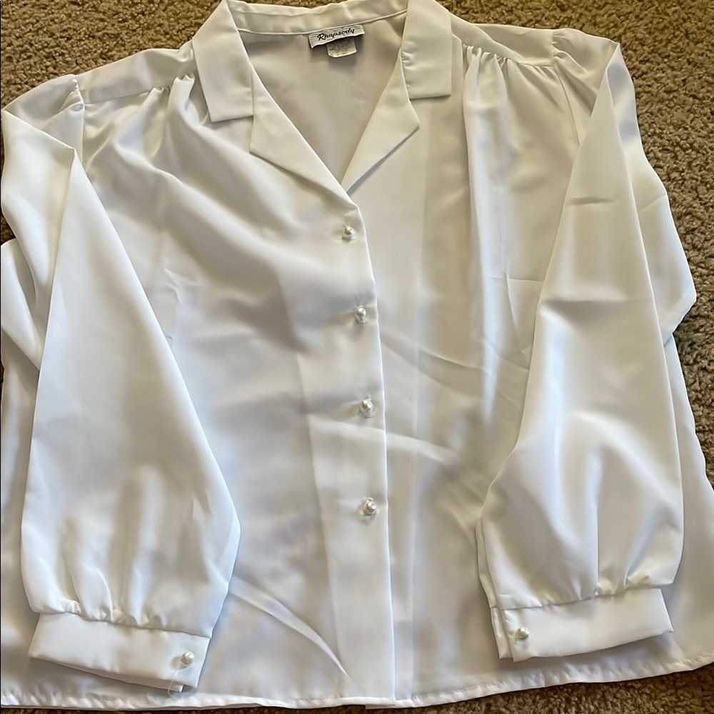 Elegant vintage White Button-Up Blouse